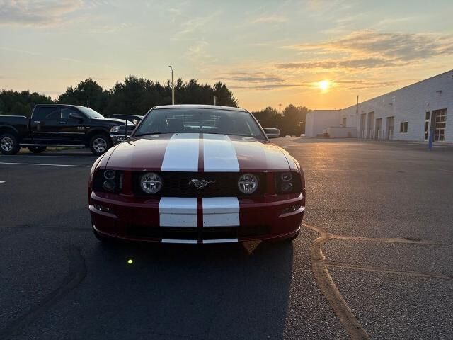 2006 Ford Mustang GT Deluxe — photo 1 of 13