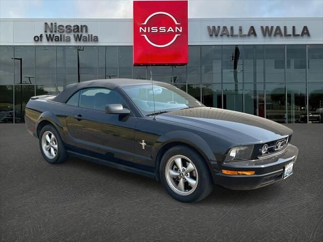 2007 Ford Mustang V6 Deluxe — photo 1 of 33