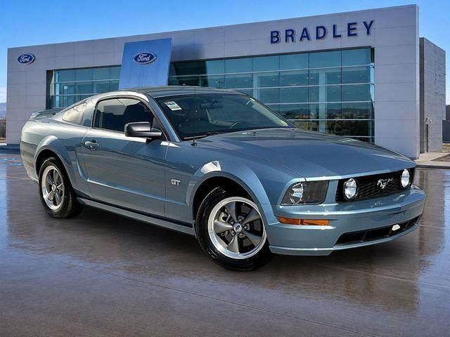 2005 Ford Mustang GT Premium — photo 1 of 26