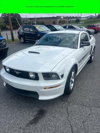 2008 Ford Mustang GT Deluxe — photo 1 of 6