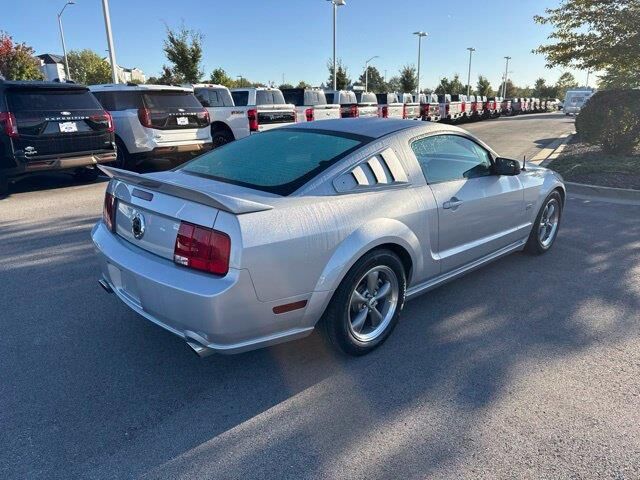 2006 Ford Mustang GT Deluxe