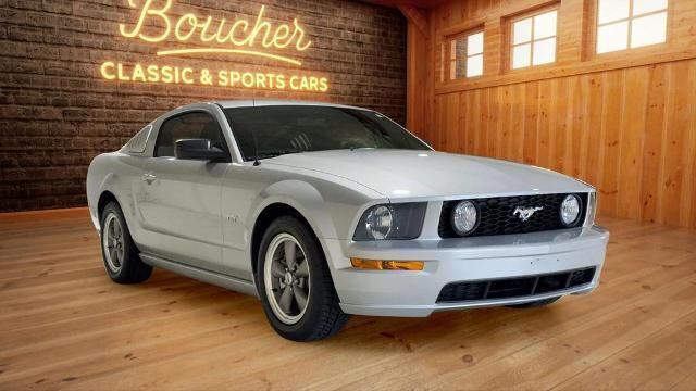 2005 Ford Mustang GT Premium