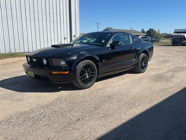 2007 Ford Mustang GT Deluxe — photo 1 of 7