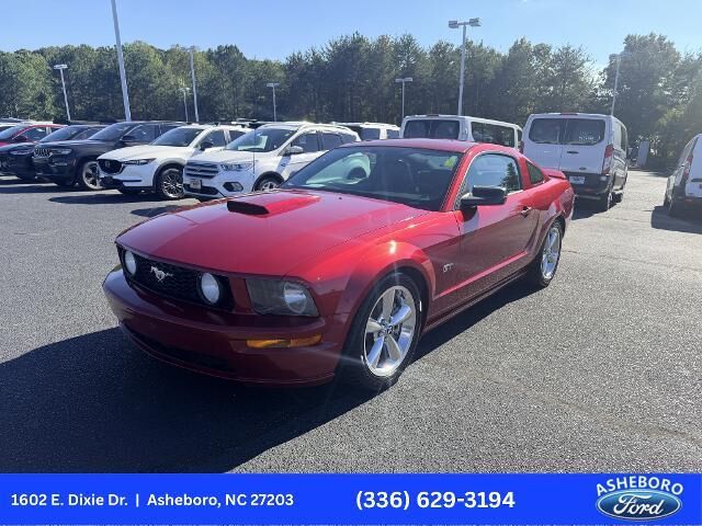 2007 Ford Mustang GT Deluxe