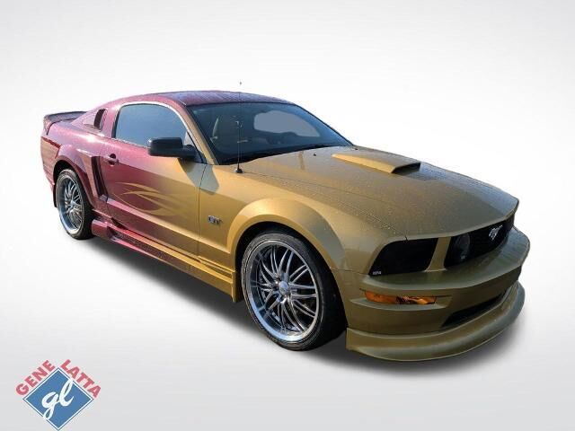 2008 Ford Mustang GT Deluxe — photo 1 of 13