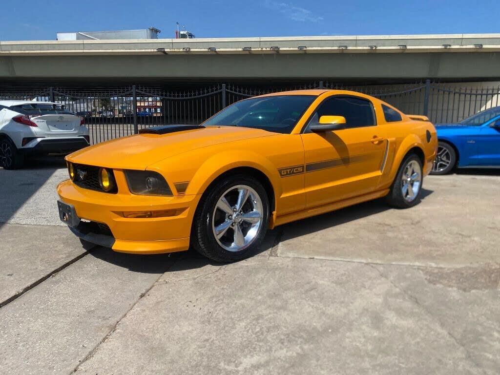 2008 Ford Mustang GT Deluxe — photo 1 of 2