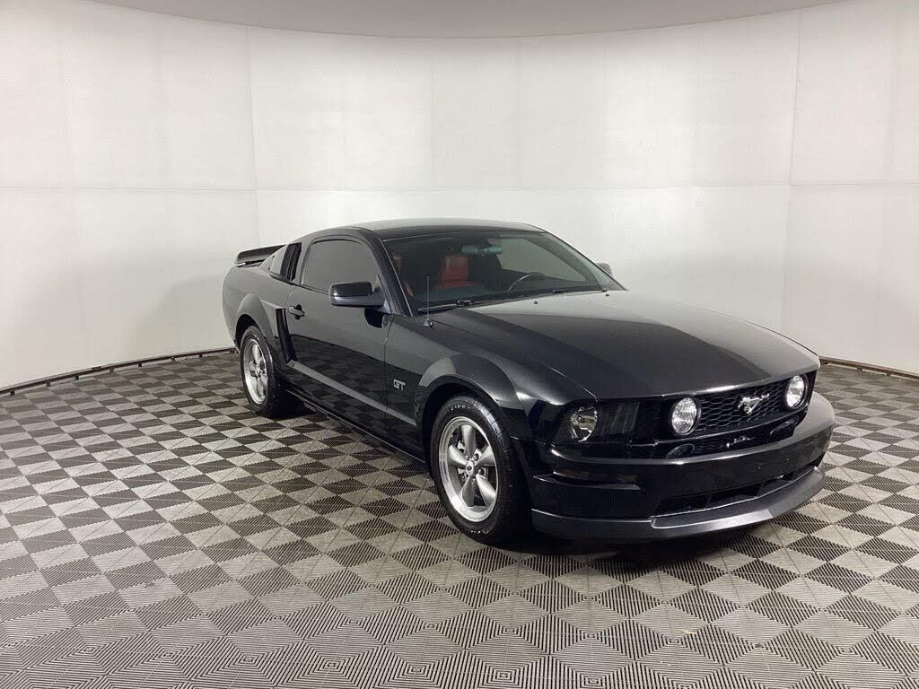 2006 Ford Mustang GT Deluxe — photo 1 of 1