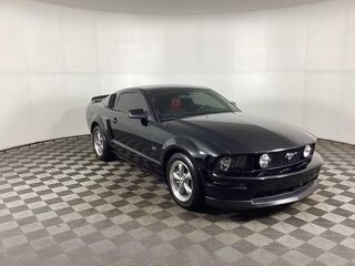 2006 Ford Mustang GT Deluxe