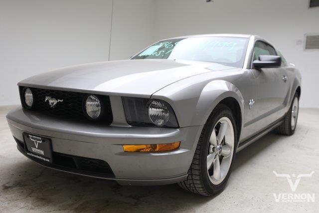 2009 Ford Mustang GT Deluxe — photo 1 of 27