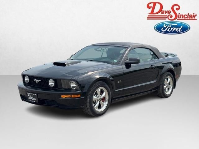 2008 Ford Mustang GT Deluxe — photo 1 of 39