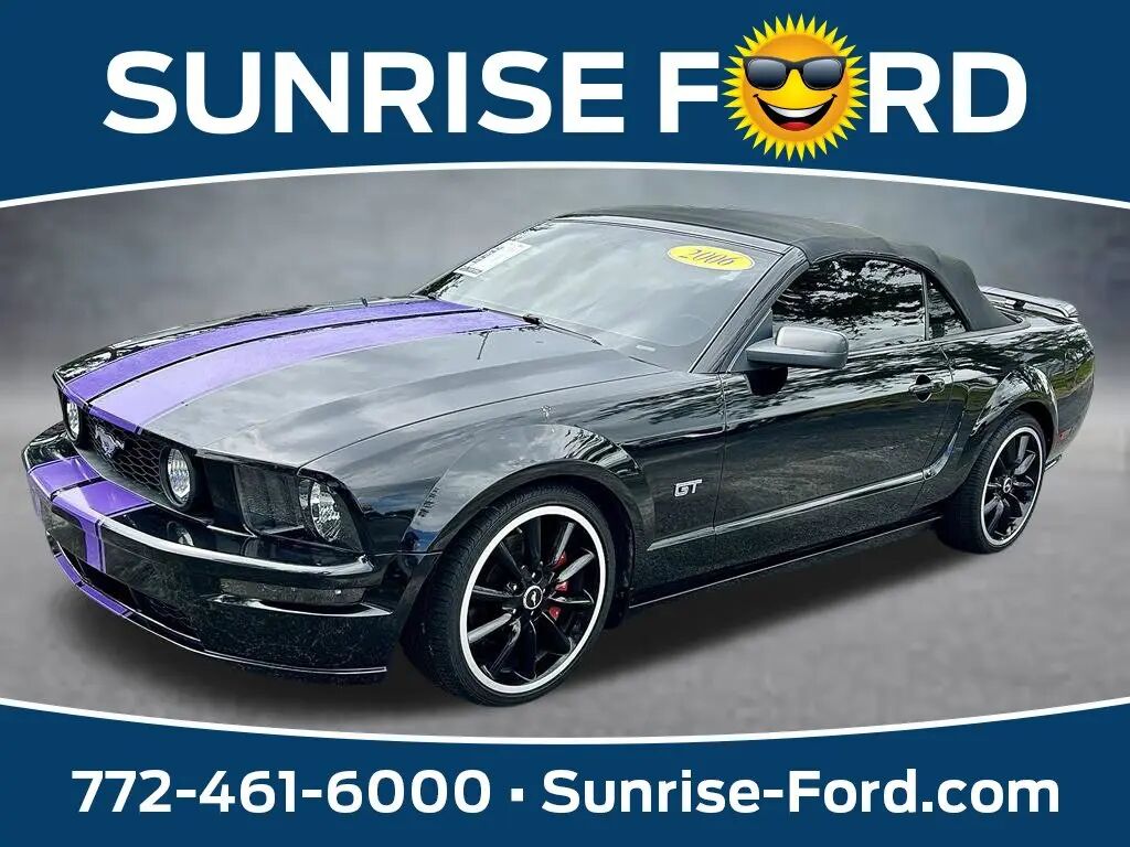 2006 Ford Mustang GT Deluxe — photo 1 of 13