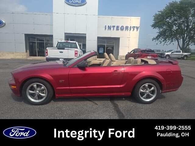 2005 Ford Mustang GT Premium — photo 1 of 13