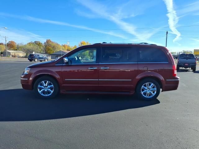 2010 Chrysler Town and Country Limited