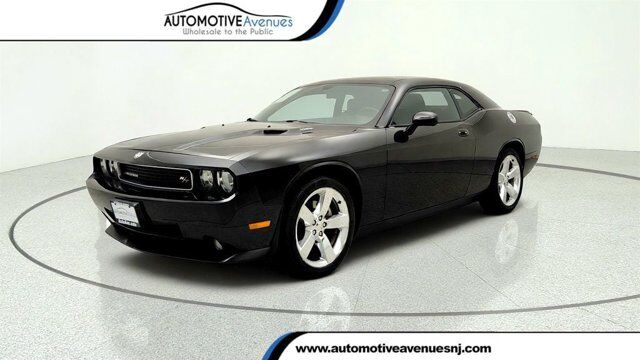 2010 Dodge Challenger R/T — photo 1 of 3