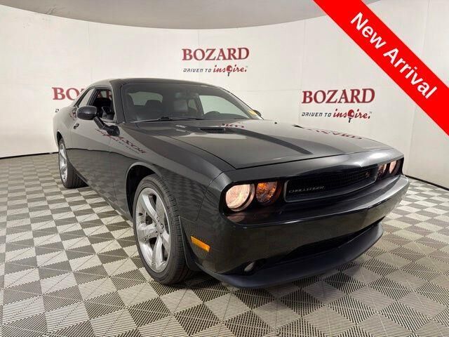 2011 Dodge Challenger R/T — photo 1 of 24