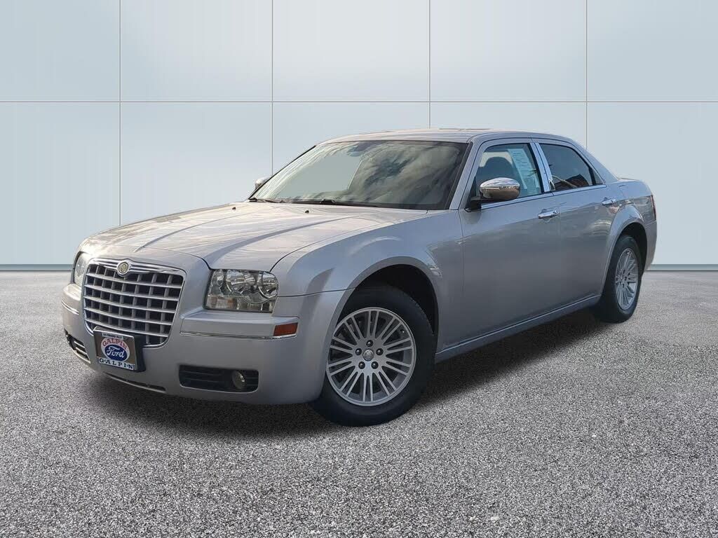 2010 Chrysler 300 Touring — photo 1 of 1
