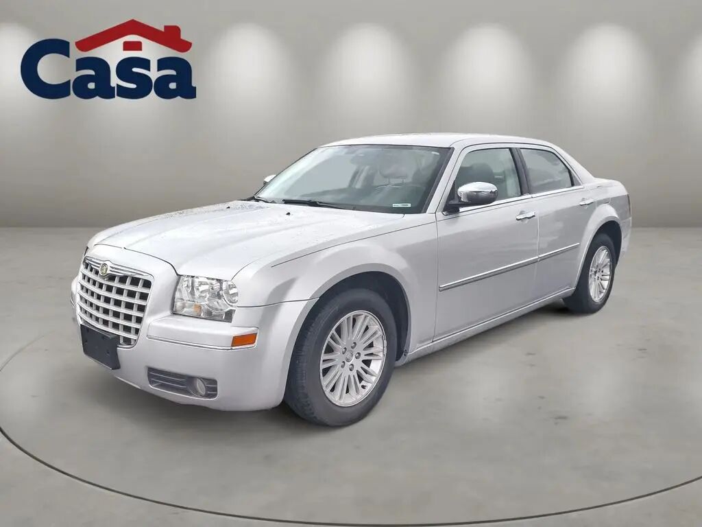 2010 Chrysler 300 Touring — photo 1 of 13