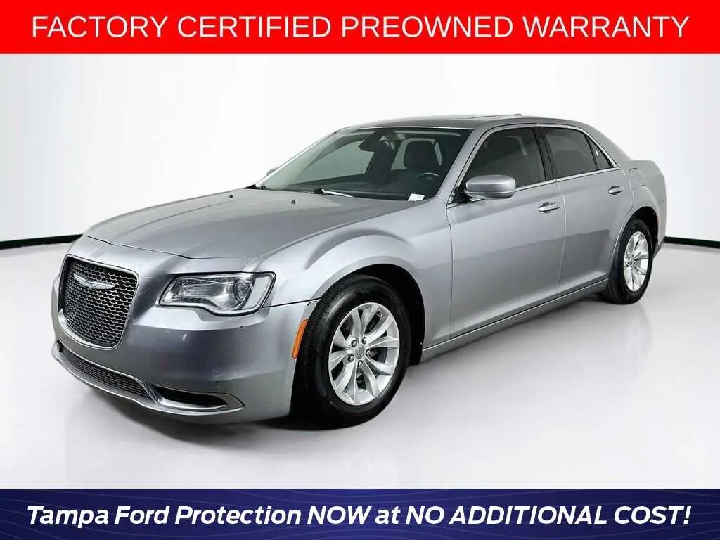 2015 Chrysler 300 Limited — photo 1 of 26