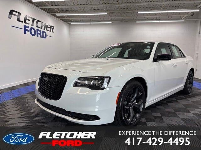 2023 Chrysler 300 Touring