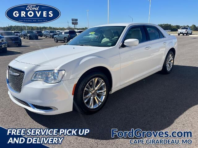 2020 Chrysler 300 Touring