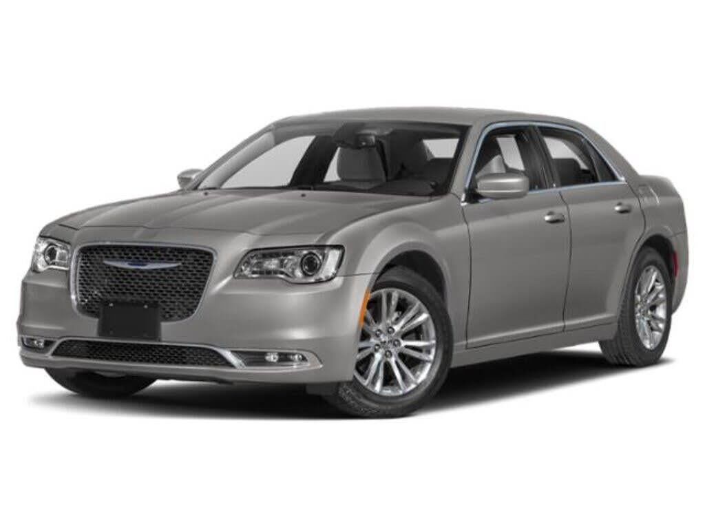 2022 Chrysler 300 Touring — photo 1 of 40