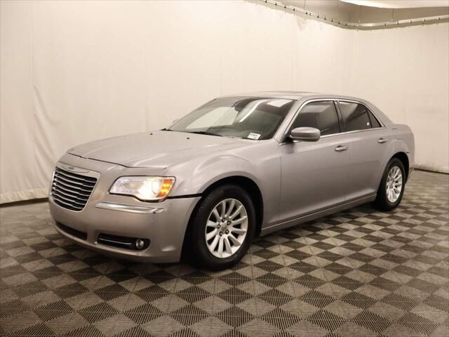 2013 Chrysler 300 Motown — photo 1 of 6