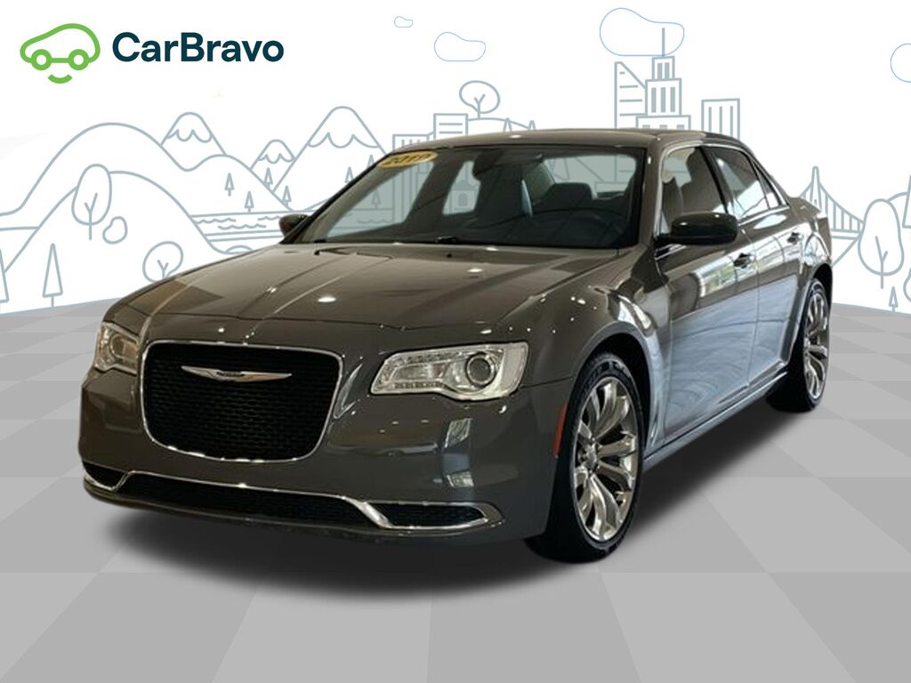 2019 Chrysler 300 Touring L — photo 1 of 6