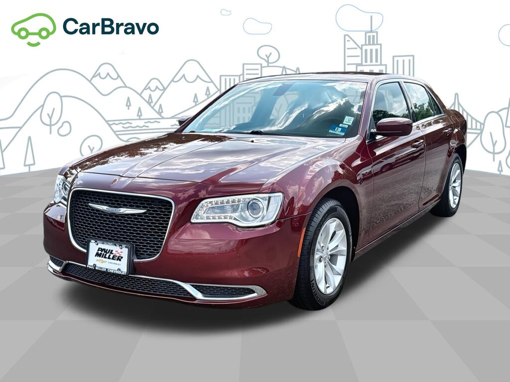 2018 Chrysler 300 Touring — photo 1 of 6