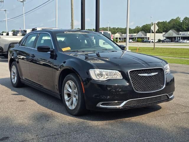 2023 Chrysler 300 Touring — photo 1 of 39