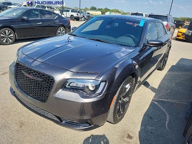 2021 Chrysler 300 S V6 — photo 1 of 12