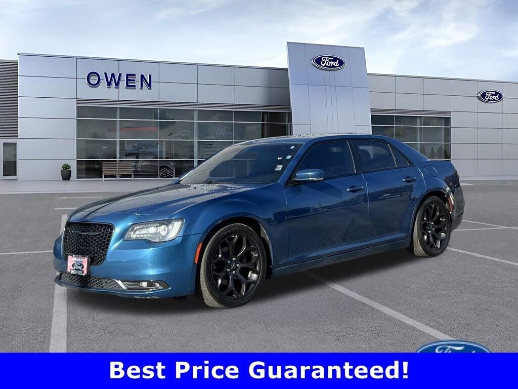 2020 Chrysler 300 S — photo 1 of 14