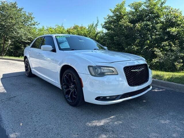 2019 Chrysler 300 S — photo 1 of 14
