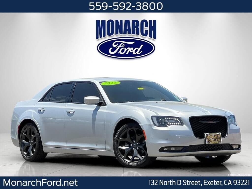 2022 Chrysler 300 S V6 — photo 1 of 1