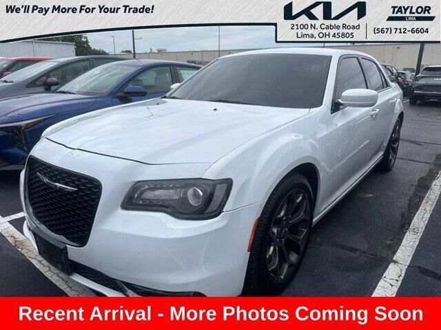 2016 Chrysler 300 S — photo 1 of 4