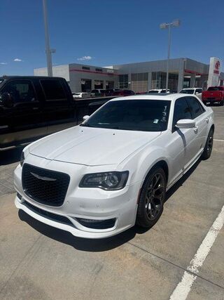 2017 Chrysler 300 S — photo 1 of 2