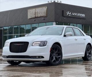 2023 Chrysler 300 S V6 — photo 1 of 13