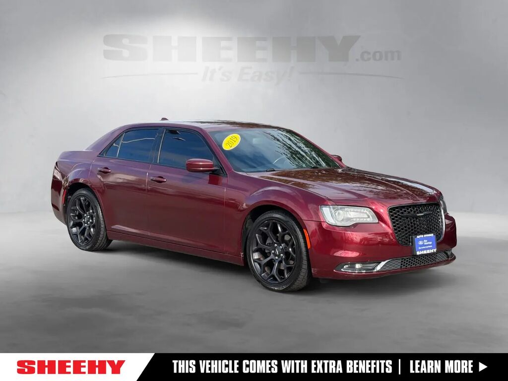2019 Chrysler 300 S — photo 1 of 13