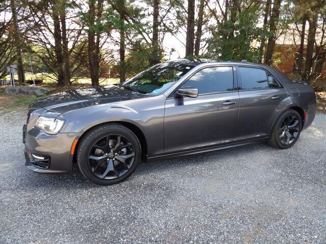 2022 Chrysler 300 S V8 — photo 1 of 14