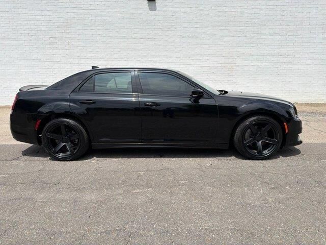 2022 Chrysler 300 S V8 — photo 1 of 33