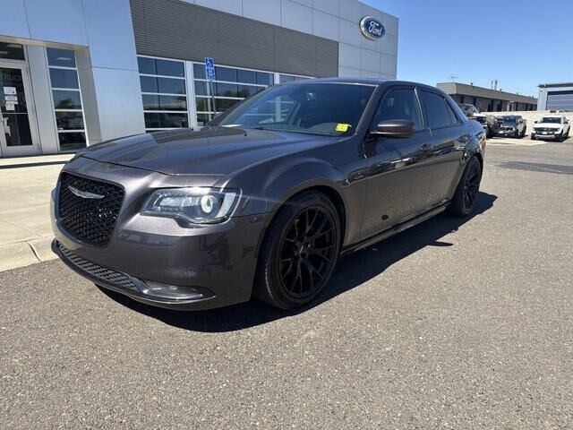 2015 Chrysler 300 S — photo 1 of 20