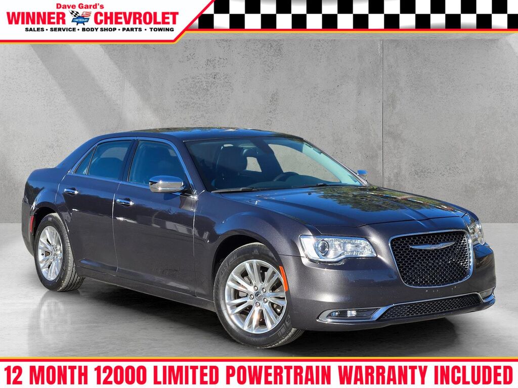 2016 Chrysler 300 C — photo 1 of 13