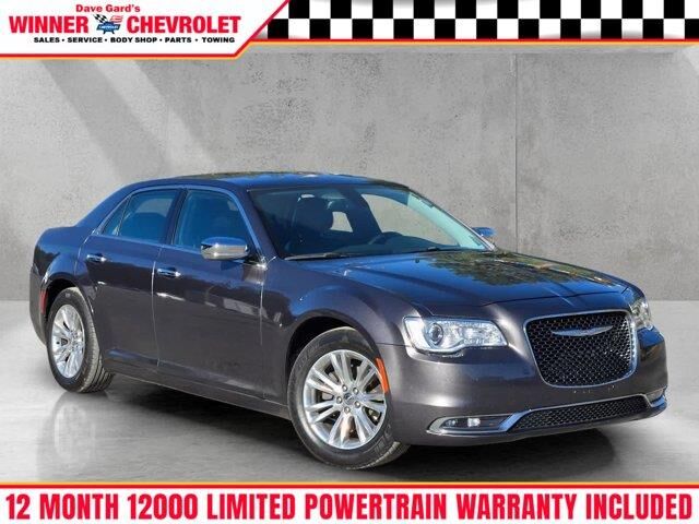 2016 Chrysler 300 C — photo 1 of 60