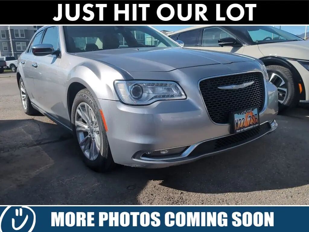 2015 Chrysler 300 C — photo 1 of 13