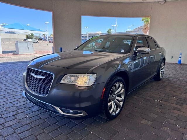 2019 Chrysler 300 Limited — photo 1 of 39