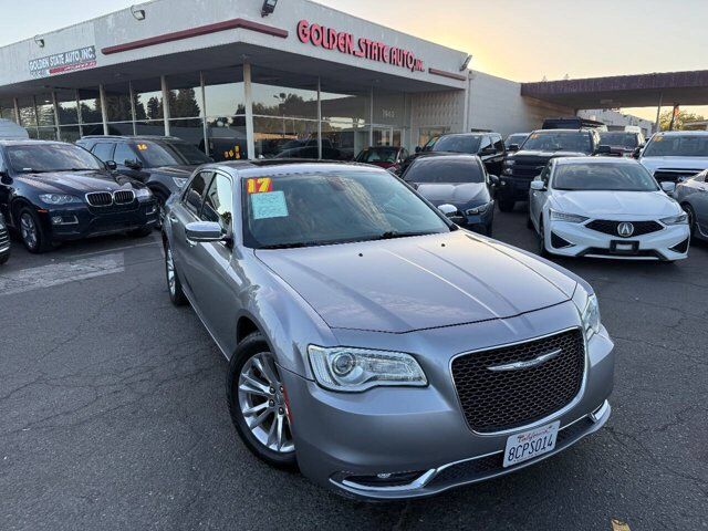 2017 Chrysler 300 300C — photo 1 of 13