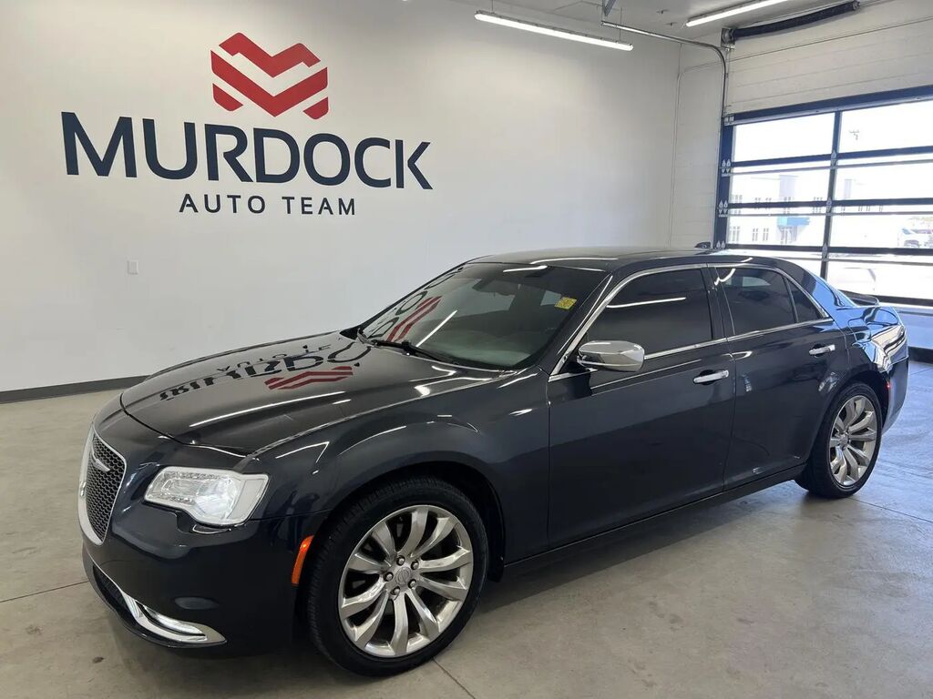 2016 Chrysler 300 C — photo 1 of 13