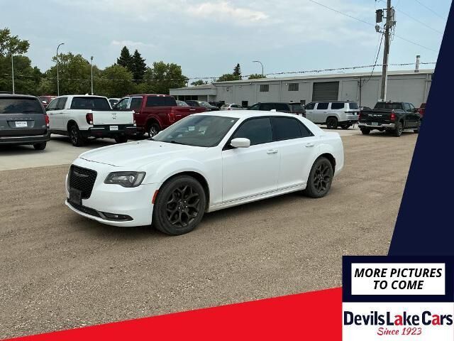 2016 Chrysler 300 S