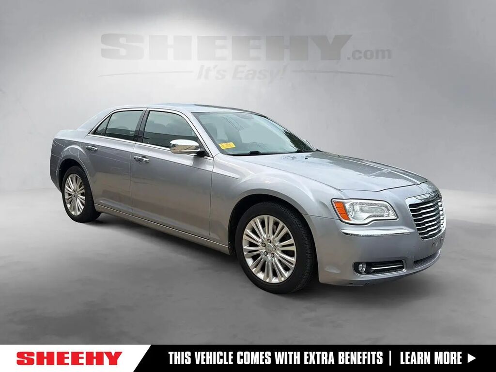 2013 Chrysler 300 C — photo 1 of 11