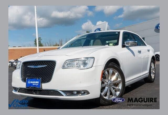 2018 Chrysler 300 Limited — photo 1 of 2