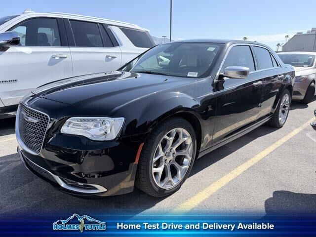 2017 Chrysler 300 C Platinum — photo 1 of 4